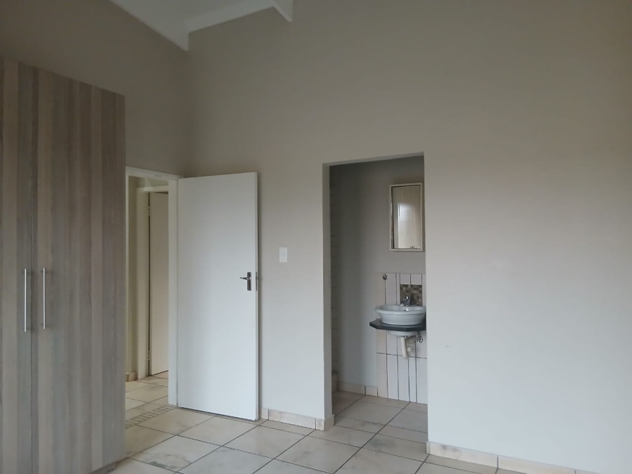 To Let 3 Bedroom Property for Rent in Waterval East North West